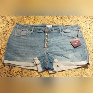 Ava & Viv mid-rise stretch jean shorts, NWT